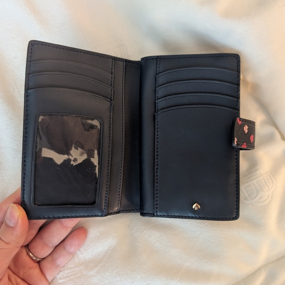 Kate Spade Black and Pink Lip Print Leather Medium Bifold Wallet EUC - Picture 6 of 8